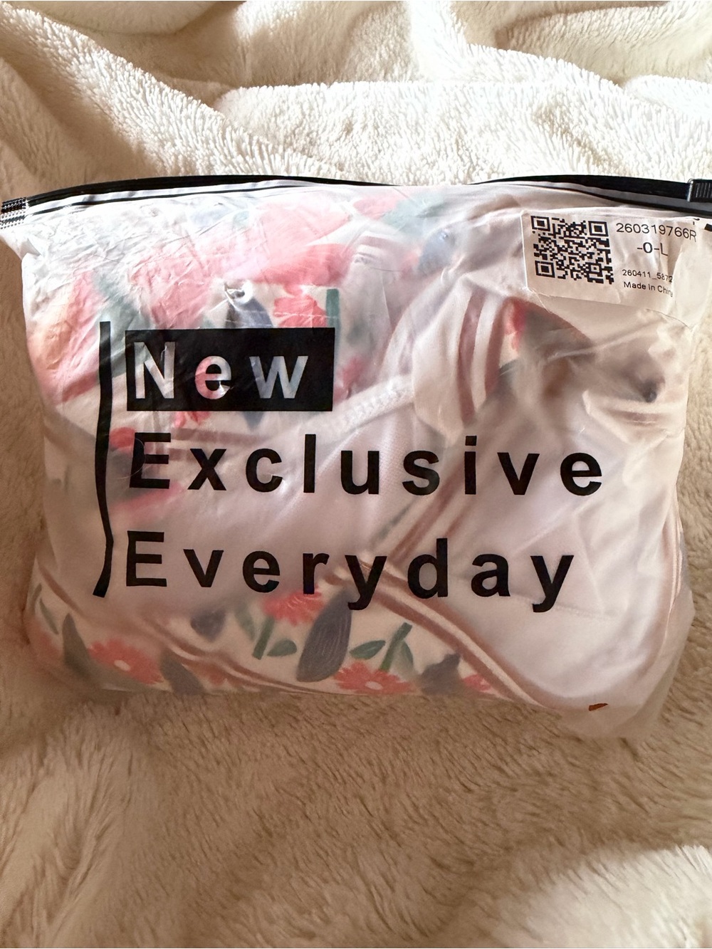 Still in package, New White Floral Embroidered Swimsuit Tankini Size Large - Picture 4 of 5